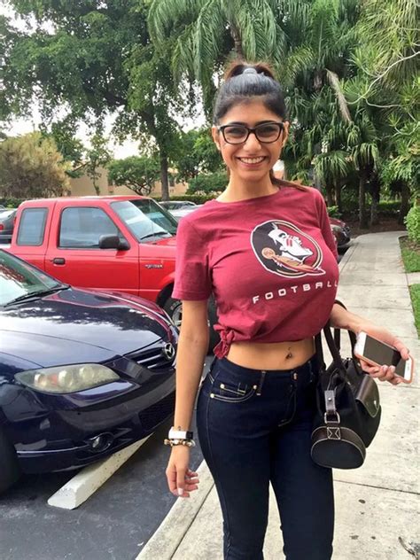 mia khalifa xxx fotos|Mia Khalifa Porn Star Photos